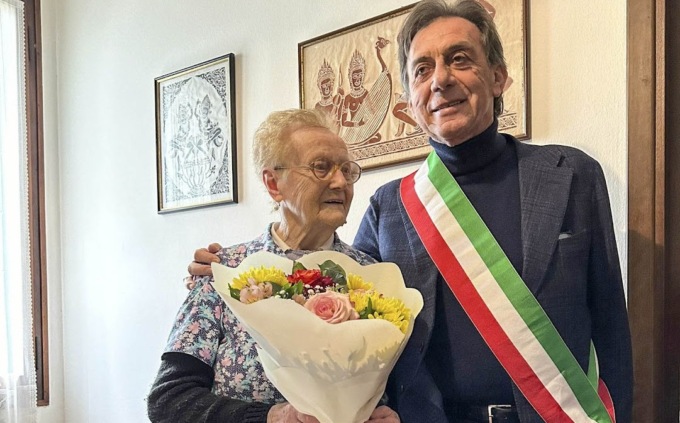 Tanti auguri alla super nonna Bruna che compie 100 anni!