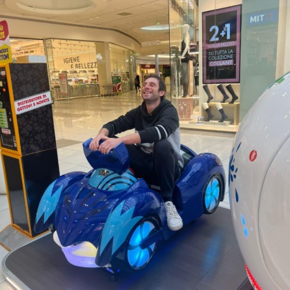 Uccise l’amico con quattro coltellate e si fece un selfie: condannato all’ergastolo