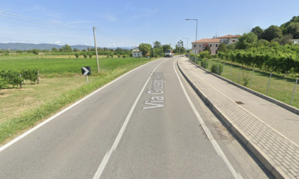 Violento scontro tra due auto a Rovolon: morto un 77enne di Vò