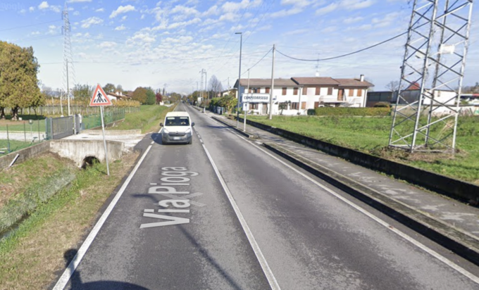 Scende dall’autobus e viene travolto da un’Audi, grave un 12enne