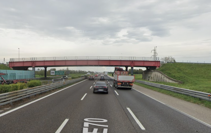 Precipita dal cavalcavia dell’autostrada A4 a Vigonza, morta una 34enne