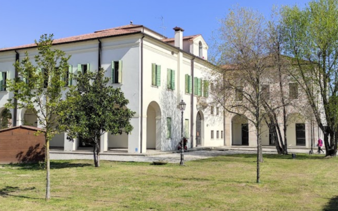 14enne rapinato nei giardini di Villa Obizzi, arrestato un 15enne e denunciato un coetaneo