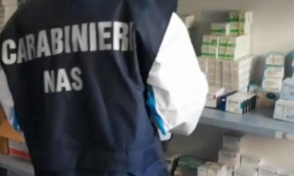 Con false ricette ritirava più farmaci contro l'ansia e l'insonnia, nei guai farmacista 46enne