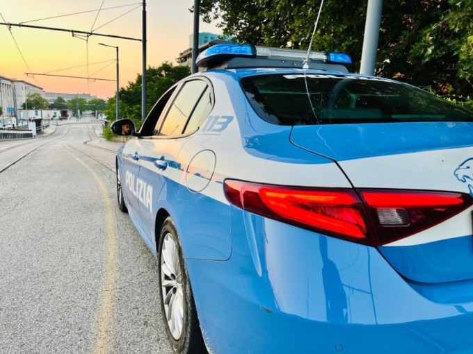 Beccato mentre cerca di rubare da un fast food: arrestato 34enne