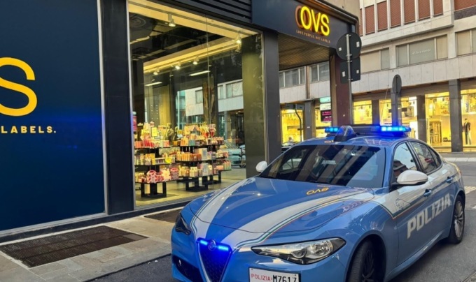 Ladro seriale tenta l’ennesimo furto nel negozio OVS in centro a Padova