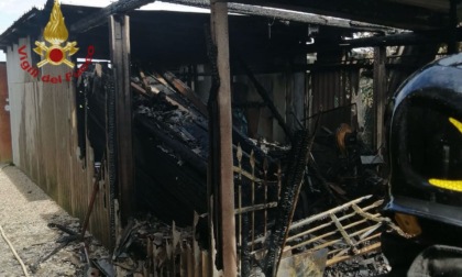 Incendio in un garage di attrezzi agricoli a Camposampiero, tanta paura ma nessun ferito