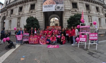 "E' un gesto d'amore, non un reato", le famiglie arcobaleno in piazza contro le restrizioni alla maternità surrogata