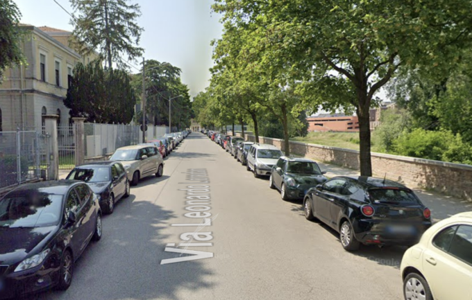 13 auto danneggiate a Portello e vari tentativi di furto: la zona era priva di telecamere