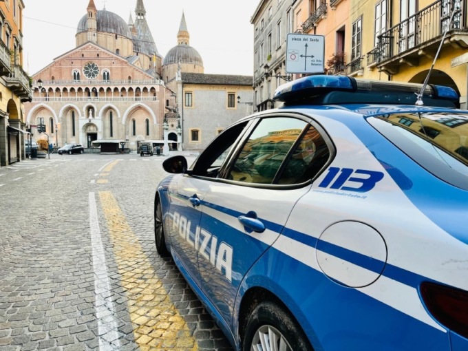 Furti, minacce e aggressioni con lo spray al peperoncino: fermati a Padova due baby rapinatori seriali