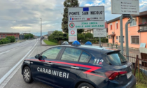 79enne provoca un incidente d'auto, poi si dà alla fuga senza prestare soccorso