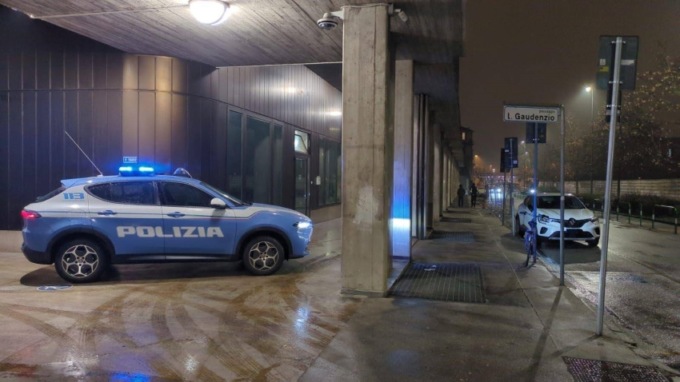 Bisca clandestina scoperta in zona stazione, scattano denunce per gioco d’azzardo e immigrazione