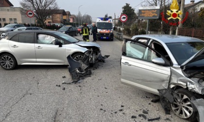 Scontro tra due auto a Camposampiero, due feriti