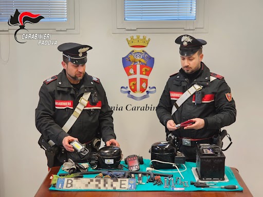 Folle inseguimento a Rivadolmo, 61enne lancia una pinza di ferro contro i Carabinieri