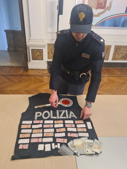 Merce confiscata dall'arresto di Via Tommaseo