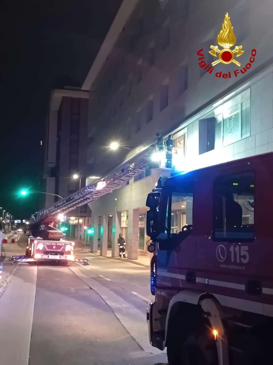 Vigili del fuoco via Gozzi