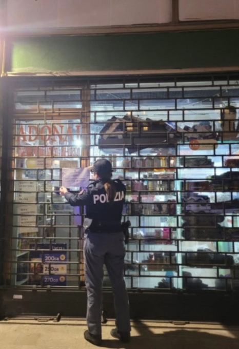 Botte da orbi in via Tommaseo, il Questore chiude due negozi per due mesi