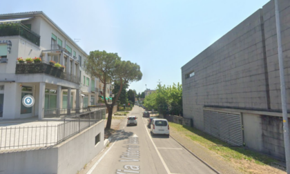 Incendio in un condominio nella notte di Pasqua, otto intossicati