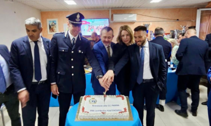 Il sottosegretario Delmastro in visita al carcere di Padova. Frizioni con la Cgil