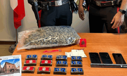 Corrieri della droga fermati a Boara Pisani con 2 kg di stupefacenti: sui panetti di hashish stemmi di Inter e Liverpool