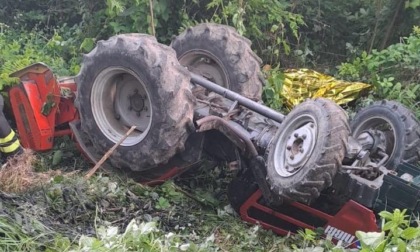 Il trattore si ribalta mentre taglia l'erba nel suo terreno, morto agricoltore 74enne a Cinto Euganeo