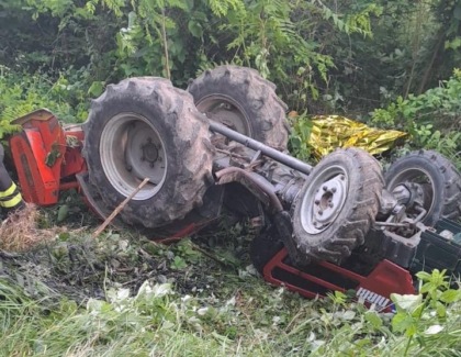 Il trattore si ribalta mentre taglia l’erba nel suo terreno, morto agricoltore 74enne a Cinto Euganeo