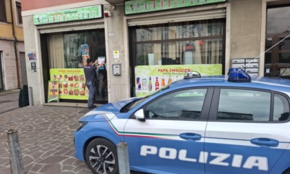 La presenza nel locale di persone con precedenti di Polizia costa 45 giorni di sospensione