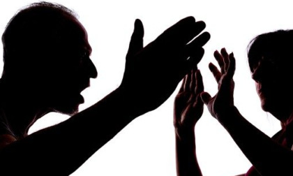 Padova, picchia la madre e la minaccia di morte: arrestato 45enne all’Arcella