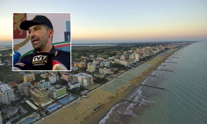 Bimba sta annegando a Jesolo, poliziotto della Questura di Padova si lancia in mare e la salva