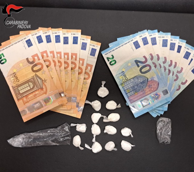 Trovato in possesso di diverse dosi di cocaina: arrestato dai Carabinieri