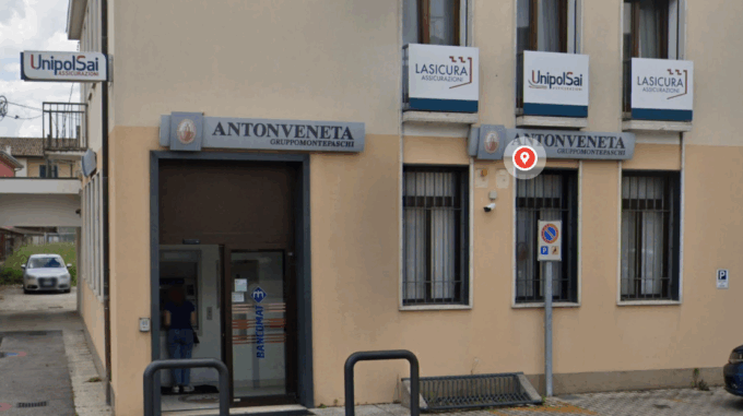 Tentato furto al bancomat di Villafranca Padovana, ladri messi in fuga dal sistema fumogeno