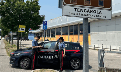 Perseguita l’ex moglie dopo la scarcerazione: 62enne finisce con il braccialetto elettronico