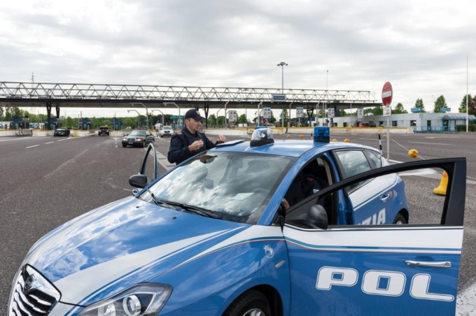 Quando si dice delocalizzare: lo smercio di droga sta fuori dalla propria abitazione