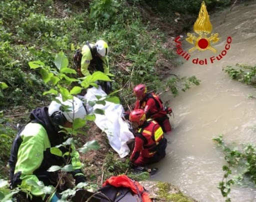 Mistero fitto sul 26enne ritrovato senza vita nel Brenta da un pescatore