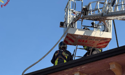 Incendio in abitazione ed accertamenti in corso per individuare la cause