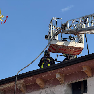 Incendio in abitazione ed accertamenti in corso per individuare la cause