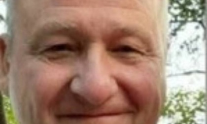 Camin si stringe alla moglie Mariarosa per l'ultimo saluto a Romeo Cappello