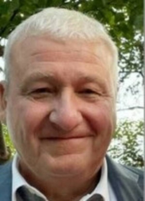 Camin si stringe alla moglie Mariarosa per l’ultimo saluto a Romeo Cappello