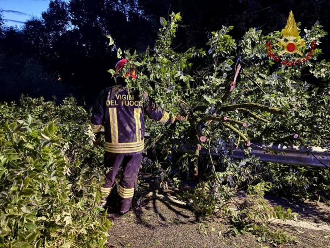 Ancora una giornata di maltempo in provincia di Padova: più di 100 segnalazioni ai vigili del fuoco