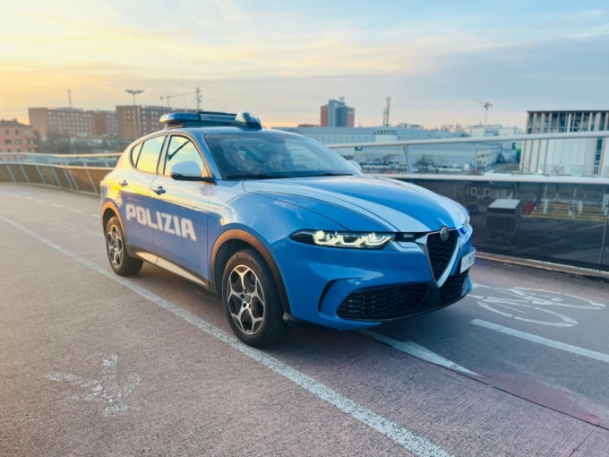 19enne rapinata e violentata, arrestati due giovani