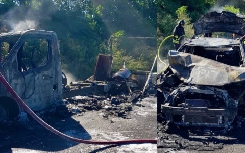Scontro tra un furgone con fusti di alcol etilico e un’auto, i due veicoli vanno in fiamme