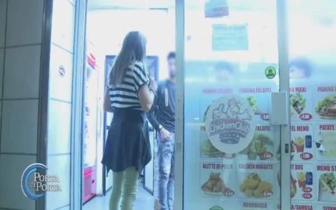 La giornalista Chiara Giannini e la troupe di “Porta a Porta” aggrediti a Padova durante un reportage sulle baby gang