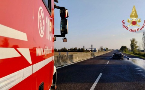 Incendio sulla A13, auto in fiamme all’altezza di Stanghella