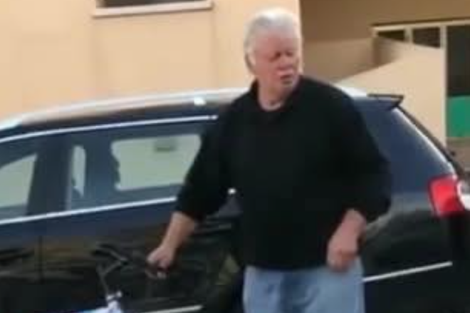 Famoso per video comici virali senza volerlo, Checchin trovato morto in casa: “La sua fragilità sviata sui social senza rispetto”