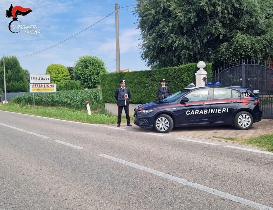 Sorpresi su un furgone a Casalserugo con coltello, cesoia e altri strumenti per scassinare