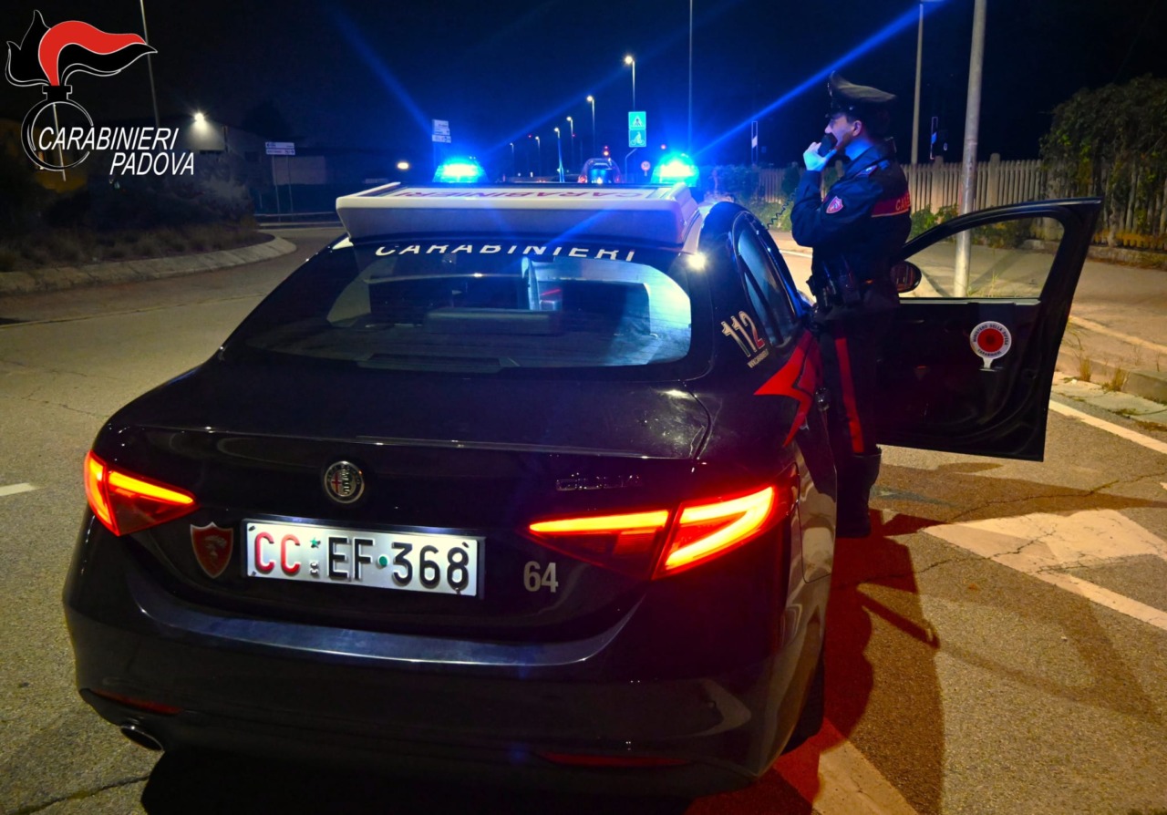 28enne scoperto a Montegrotto Terme con un tirapugni in metallo nell’auto