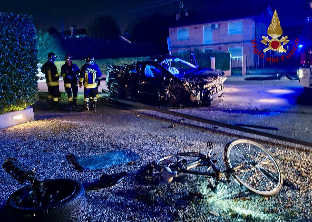 Una persona deceduta ed una gravemente ferita in uno scontro tra quattro auto a Borgoricco