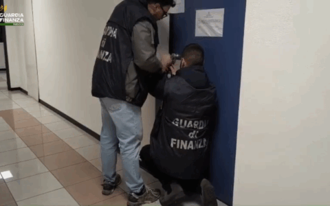 Centro massaggi trasformato in una “casa chiusa”: la Guardia di Finanza scopre giro da 40mila euro al mese