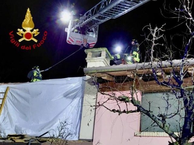 Incendio al tetto di una casa in via Ca’ Mura a Maserà di Padova