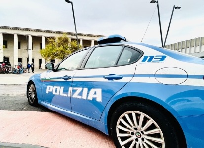 Da un normale controllo saltano fuori, precedenti, soldi e droga