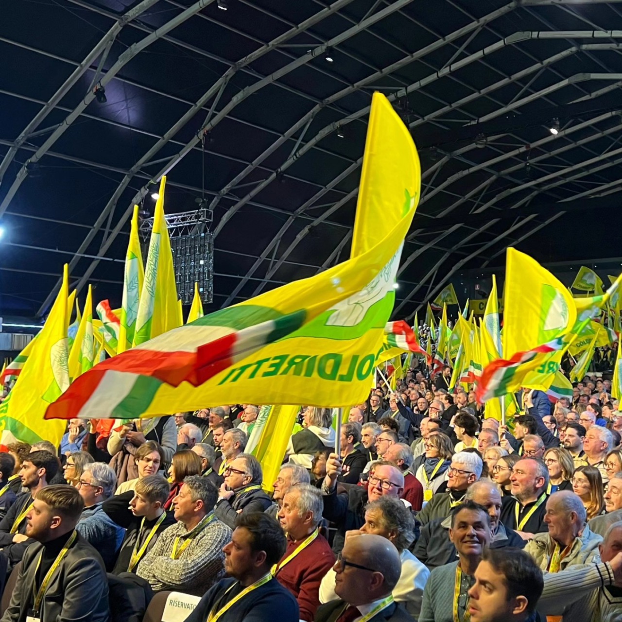 Agricoltori: in 3mila in assemblea a Padova dopo le proteste coi trattori a Strasburgo e Bruxelles